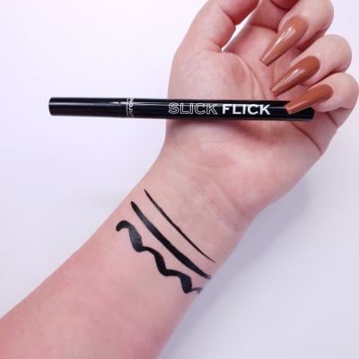 Revolution Relove Slick Flick Eyeliner dla kobiet 0,7 g Odcień Black