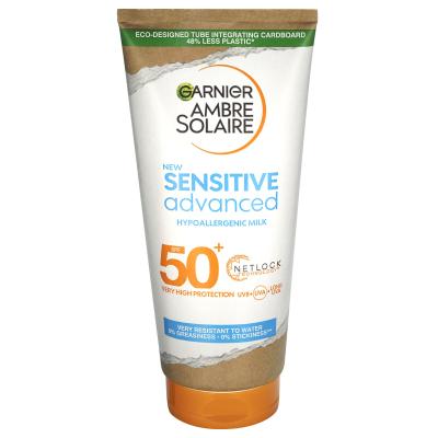 Garnier Ambre Solaire Sensitive Advanced Hypoallergenic Milk SPF50+ Preparat do opalania ciała 200 ml