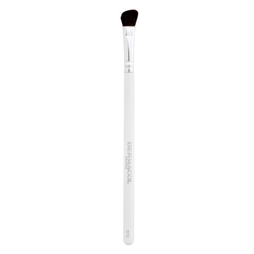 Dermacol Accessories Master Brush by PetraLovelyHair pędzel skośny do cieni D73 Silver 1 szt.