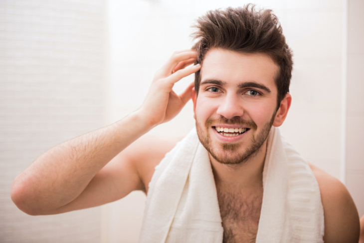 Pielęgnacja męskich włosów