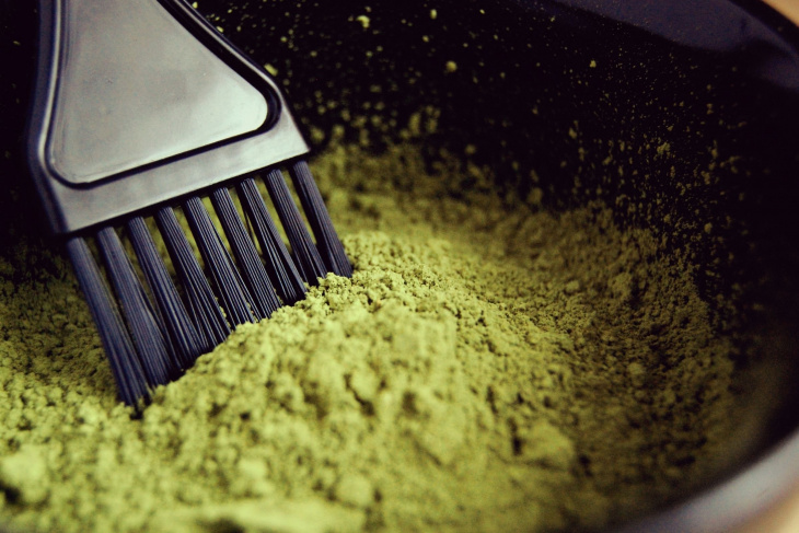 Naturalne farbowanie włosów