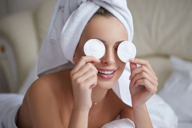 Jak zmyć tusz do rzęs