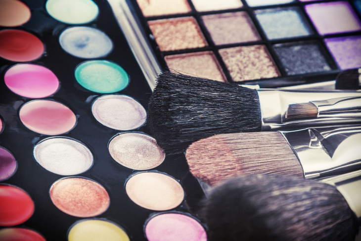 Niedrogie paletki cieni do powiek