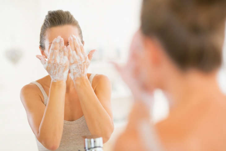 Jak oczyszczać twarz